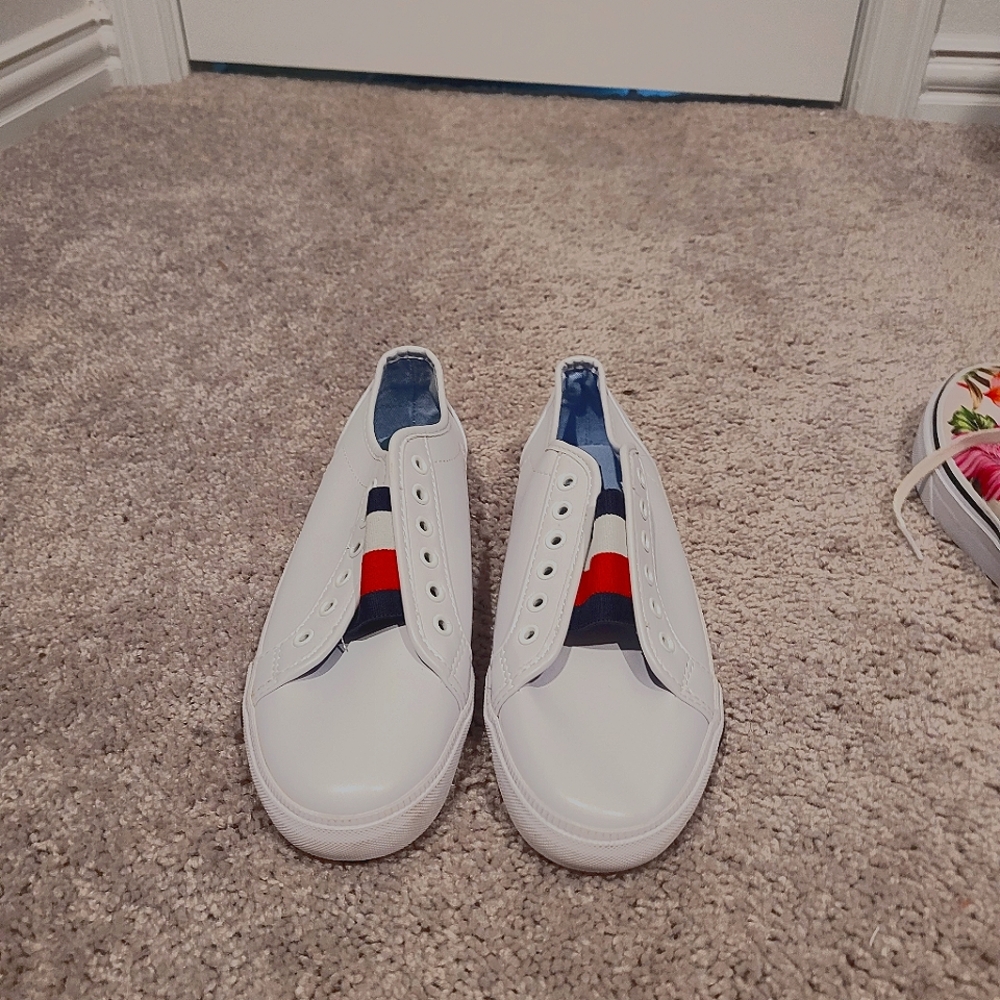 Tommy Hilfiger slip on sneakers